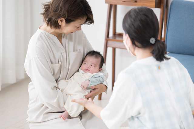 助産師による産後のご自宅訪問